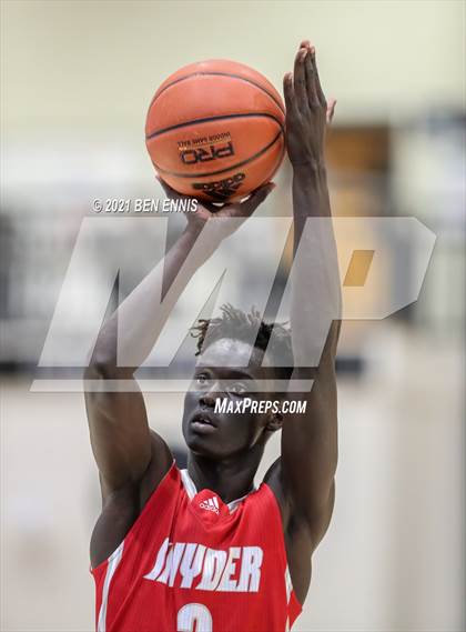 Thumbnail 3 in Carmel Christian vs Bishop Synder (Holiday Hoopsgiving Tournament) photogallery.