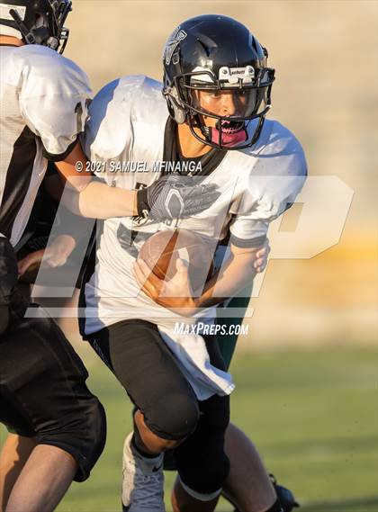 Thumbnail 3 in Lincoln Southwest vs Lincoln Northeast photogallery.