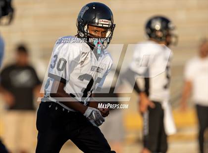 Thumbnail 2 in Lincoln Southwest vs Lincoln Northeast photogallery.