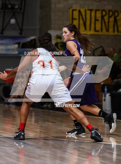 Thumbnail 2 in Shasta vs. Chico photogallery.