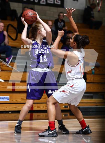 Thumbnail 3 in Shasta vs. Chico photogallery.