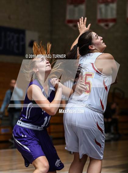 Thumbnail 2 in Shasta vs. Chico photogallery.