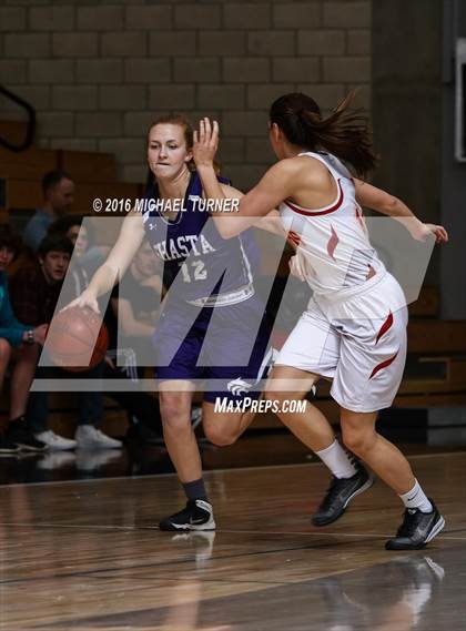 Thumbnail 2 in Shasta vs. Chico photogallery.
