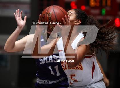 Thumbnail 3 in Shasta vs. Chico photogallery.