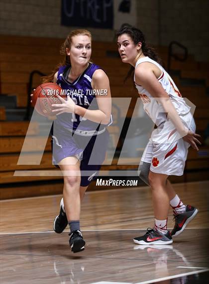 Thumbnail 3 in Shasta vs. Chico photogallery.