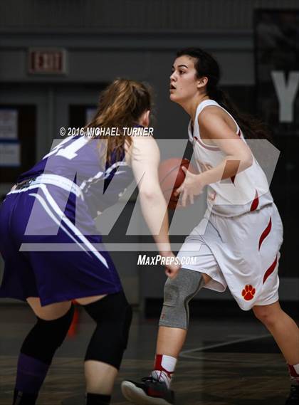 Thumbnail 2 in Shasta vs. Chico photogallery.
