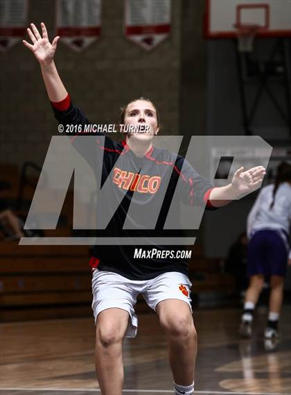 Thumbnail 3 in Shasta vs. Chico photogallery.