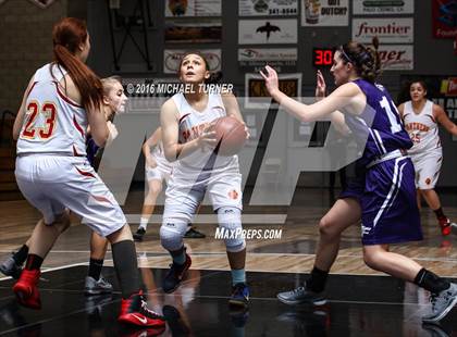 Thumbnail 3 in Shasta vs. Chico photogallery.