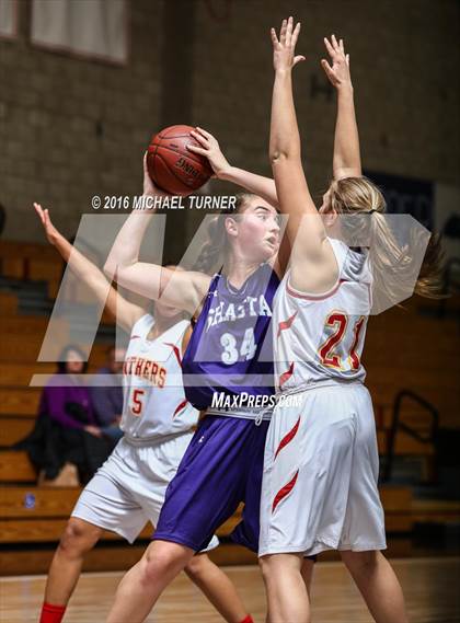 Thumbnail 2 in Shasta vs. Chico photogallery.
