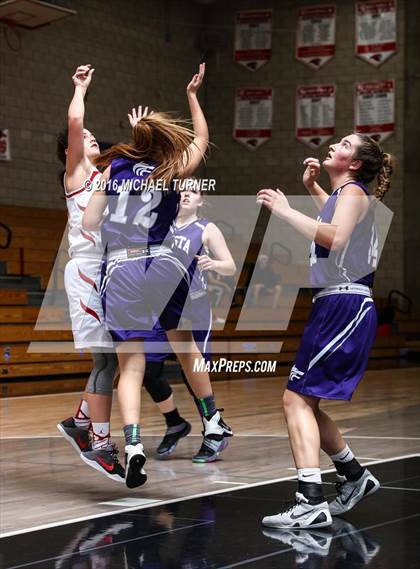 Thumbnail 3 in Shasta vs. Chico photogallery.