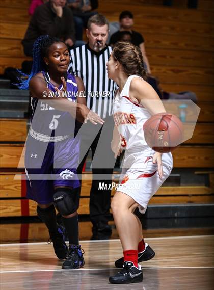 Thumbnail 2 in Shasta vs. Chico photogallery.