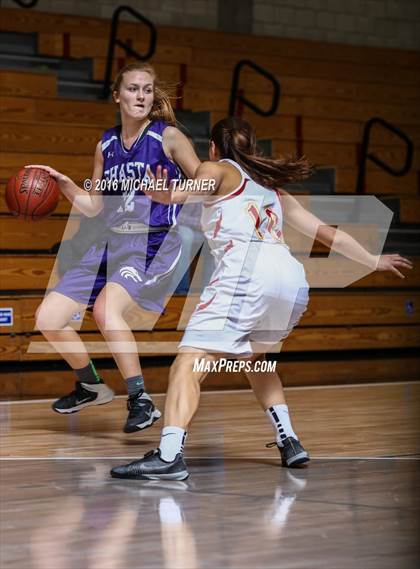 Thumbnail 3 in Shasta vs. Chico photogallery.