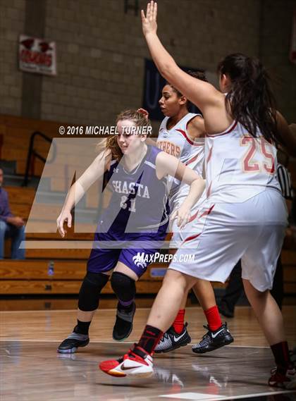 Thumbnail 3 in Shasta vs. Chico photogallery.