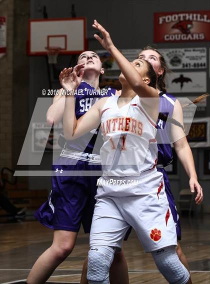 Thumbnail 3 in Shasta vs. Chico photogallery.