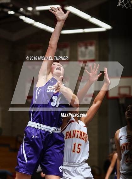 Thumbnail 3 in Shasta vs. Chico photogallery.