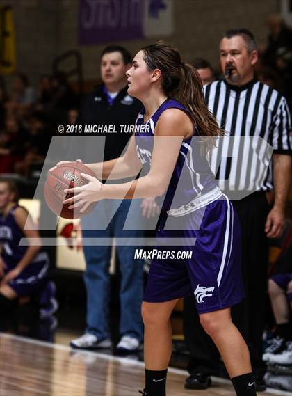 Thumbnail 3 in Shasta vs. Chico photogallery.