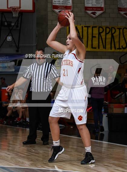 Thumbnail 3 in Shasta vs. Chico photogallery.