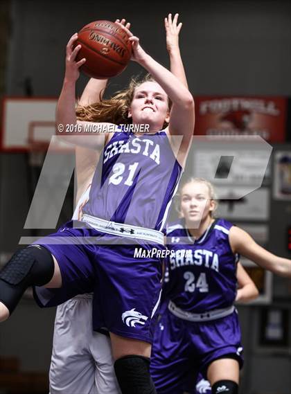 Thumbnail 2 in Shasta vs. Chico photogallery.