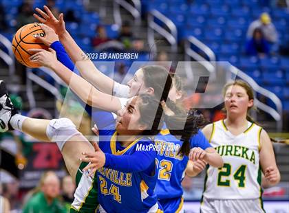 Thumbnail 2 in Coleville vs. Eureka (NIAA 1A State Semifinals) photogallery.