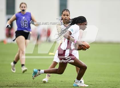 Thumbnail 3 in Florida State University High School vs Fletcher (Jaguars Preseason Classic) photogallery.