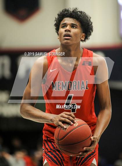Thumbnail 1 in De La Salle vs. San Joaquin Memorial (MaxPreps MLK Classic) photogallery.