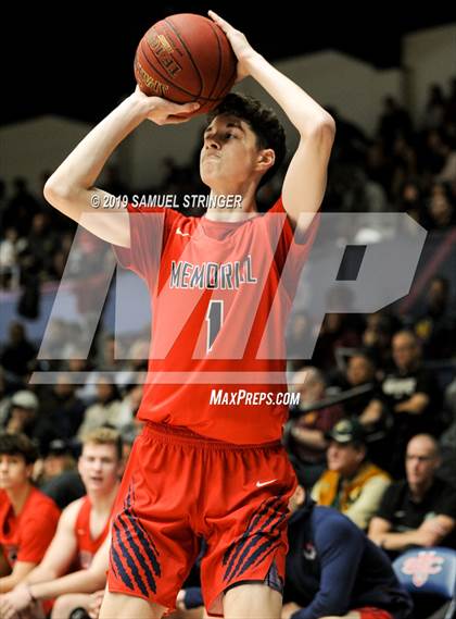 Thumbnail 2 in De La Salle vs. San Joaquin Memorial (MaxPreps MLK Classic) photogallery.