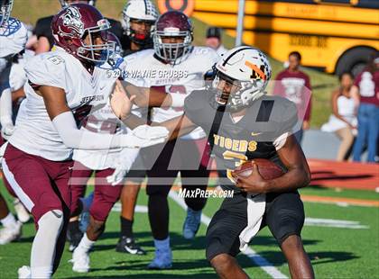 Thumbnail 3 in Malakoff vs. Jefferson (UIL 3A Area Playoff) photogallery.