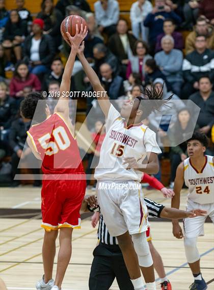 Thumbnail 1 in Mt. Carmel vs. Southwest SD (CIF SDS D4 Championship) photogallery.