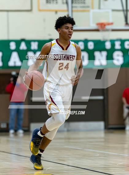 Thumbnail 2 in Mt. Carmel vs. Southwest SD (CIF SDS D4 Championship) photogallery.