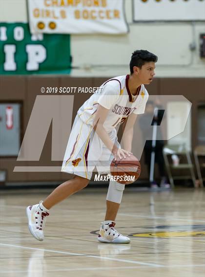 Thumbnail 1 in Mt. Carmel vs. Southwest SD (CIF SDS D4 Championship) photogallery.
