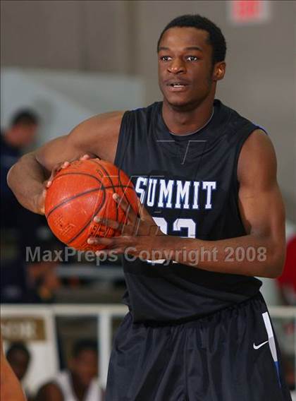 Thumbnail 2 in Seven Lakes vs. Summit (McDonald's Texas Invitational) photogallery.