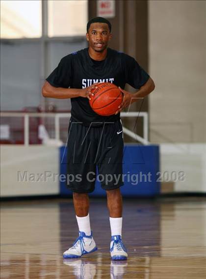 Thumbnail 3 in Seven Lakes vs. Summit (McDonald's Texas Invitational) photogallery.