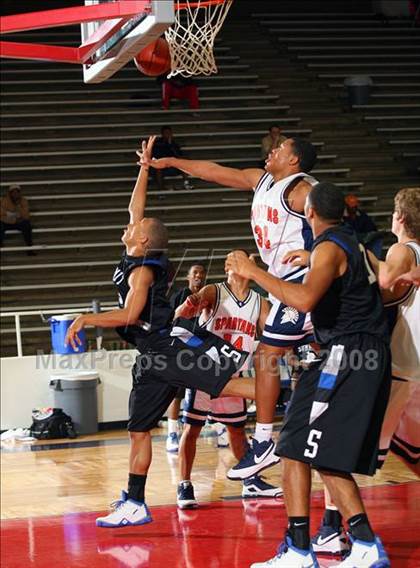 Thumbnail 3 in Seven Lakes vs. Summit (McDonald's Texas Invitational) photogallery.