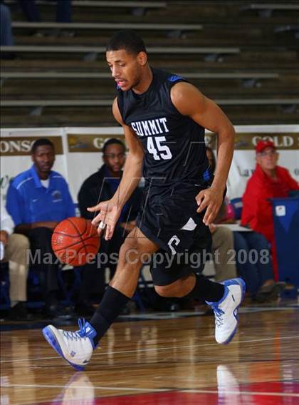 Thumbnail 1 in Seven Lakes vs. Summit (McDonald's Texas Invitational) photogallery.