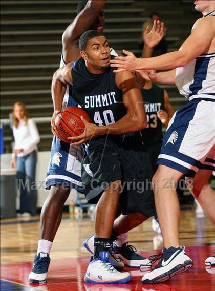 Thumbnail 3 in Seven Lakes vs. Summit (McDonald's Texas Invitational) photogallery.