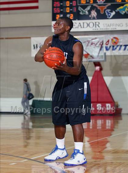 Thumbnail 1 in Seven Lakes vs. Summit (McDonald's Texas Invitational) photogallery.