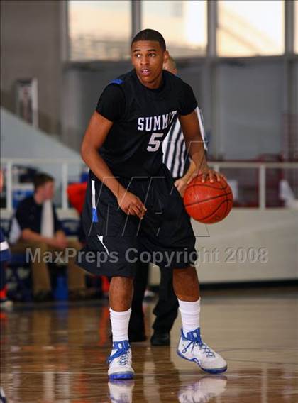 Thumbnail 3 in Seven Lakes vs. Summit (McDonald's Texas Invitational) photogallery.