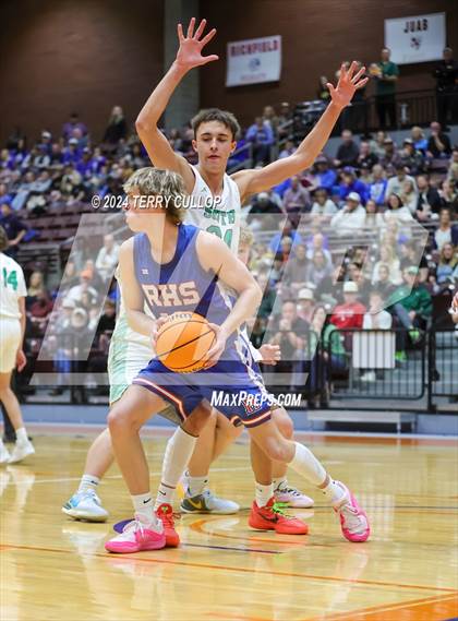 Thumbnail 3 in Richfield vs. South Summit (UHSAA 3A Semifinal) photogallery.