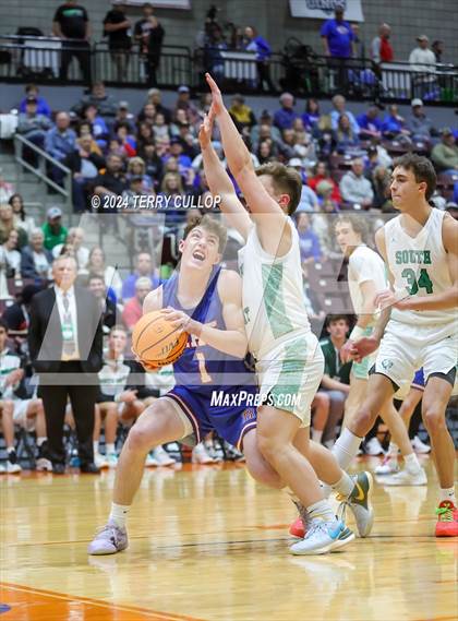 Thumbnail 1 in Richfield vs. South Summit (UHSAA 3A Semifinal) photogallery.