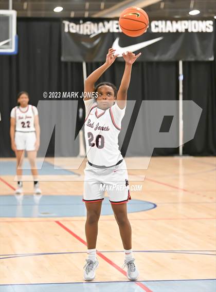 Thumbnail 1 in Mullen vs. Bob Jones (Nike Tournament of Champions) photogallery.