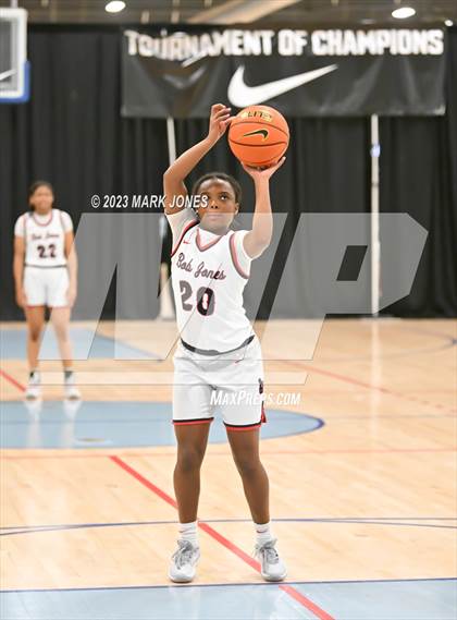 Thumbnail 3 in Mullen vs. Bob Jones (Nike Tournament of Champions) photogallery.