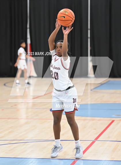 Thumbnail 1 in Mullen vs. Bob Jones (Nike Tournament of Champions) photogallery.