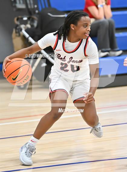 Thumbnail 3 in Mullen vs. Bob Jones (Nike Tournament of Champions) photogallery.