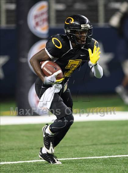Thumbnail 1 in Klein Oak vs. Notre Dame (Kirk Herbstreit Varsity Football Classic) photogallery.