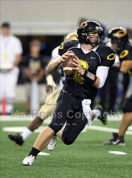 Thumbnail 3 in Klein Oak vs. Notre Dame (Kirk Herbstreit Varsity Football Classic) photogallery.