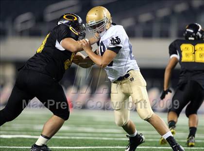 Thumbnail 3 in Klein Oak vs. Notre Dame (Kirk Herbstreit Varsity Football Classic) photogallery.