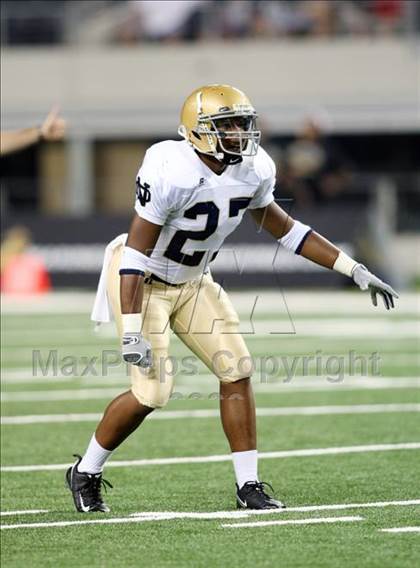 Thumbnail 1 in Klein Oak vs. Notre Dame (Kirk Herbstreit Varsity Football Classic) photogallery.