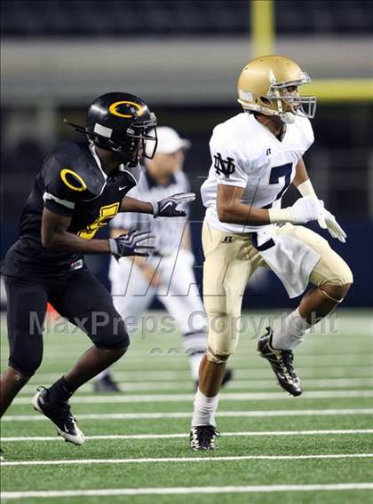 Thumbnail 3 in Klein Oak vs. Notre Dame (Kirk Herbstreit Varsity Football Classic) photogallery.