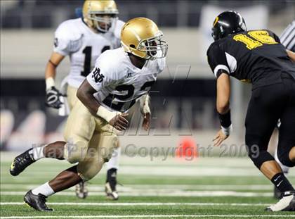 Thumbnail 2 in Klein Oak vs. Notre Dame (Kirk Herbstreit Varsity Football Classic) photogallery.