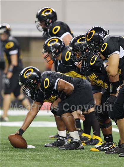 Thumbnail 2 in Klein Oak vs. Notre Dame (Kirk Herbstreit Varsity Football Classic) photogallery.